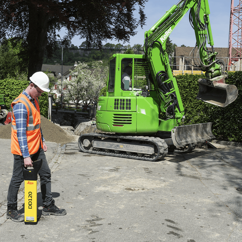 Using the Leica DD120 Pipeline Locator on a construction site